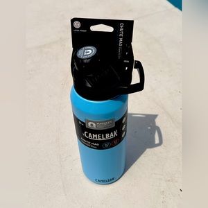 Camelbak 1 liter 32 oz magna chute thermos NWT